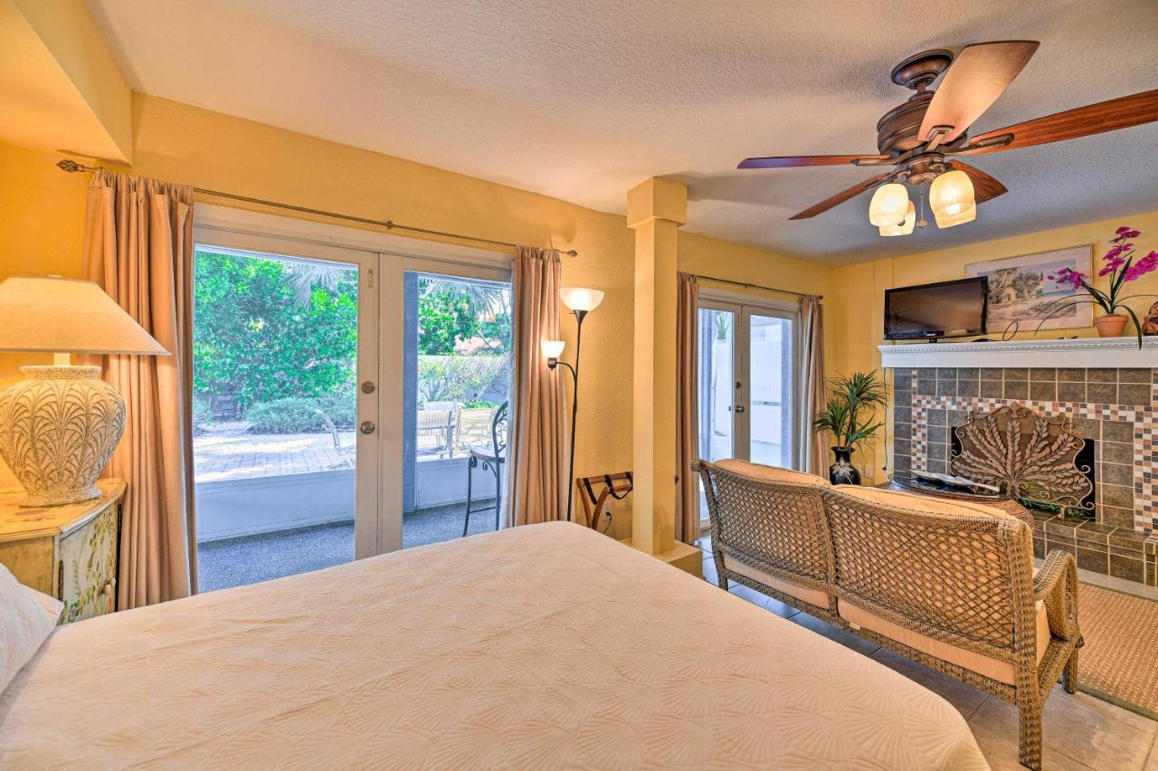 Lido Key Hideout With Patio And Yard And Walk To Beach! Sarasota Exterior photo